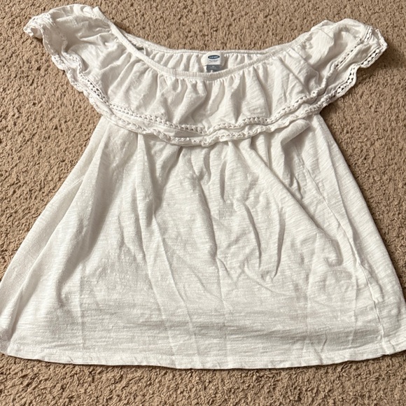Old Navy White Ruffle Top 💚❤️ 5/$25 - Picture 1 of 2